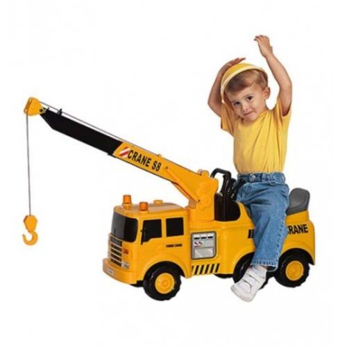 PLAY GO JUNIOR BUILDER CRANE RIDE ON BATTERY OPERATED