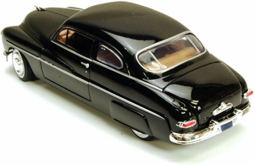 Motormax Diecast Car 1:24 1949 Mercury Coupe
