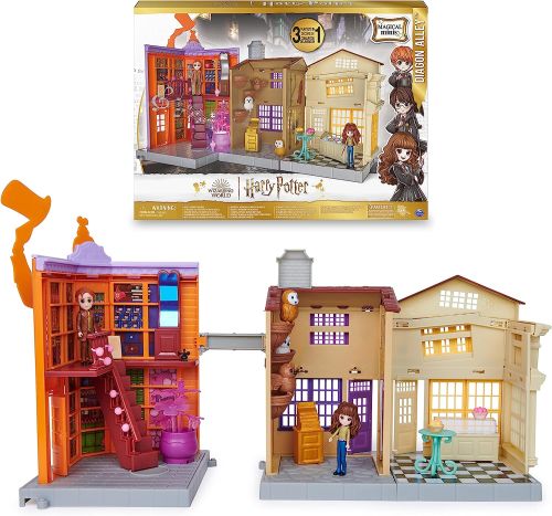 WW MAGICAL MINI DIAGON ALLEY PLAYSET-HERMIONE & FRED